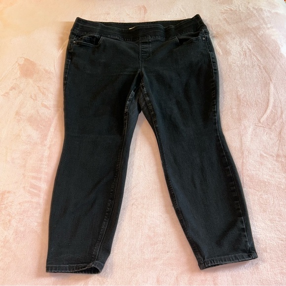 Old Navy Denim - Old Navy Rockstar Super Skinny High Rise black jeggings size 22 Short